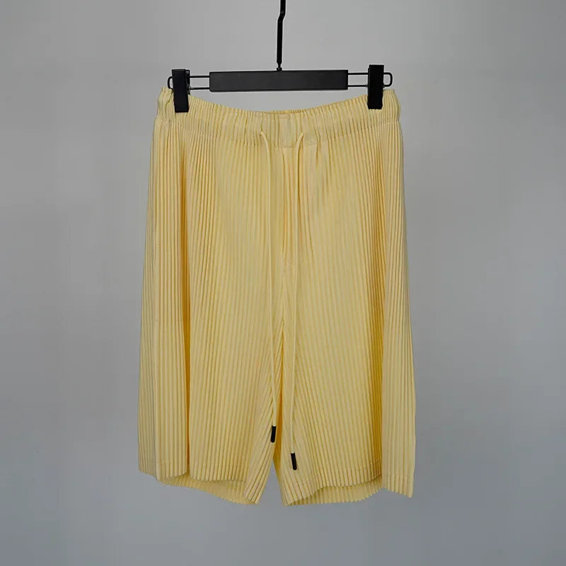 Miyake Pleated Casual Shorts 2025 Summer New Men's Shorts Wear Pleated Senior Sense Loose Large Size Casual Pants Men Clothing