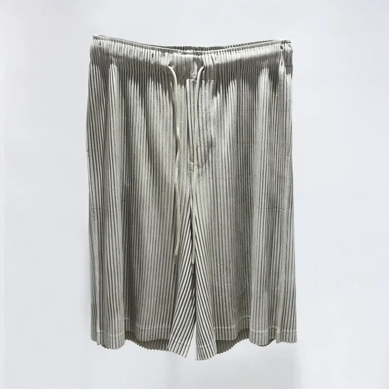 Miyake Pleated Casual Shorts 2025 Summer New Men's Shorts Wear Pleated Senior Sense Loose Large Size Casual Pants Men Clothing