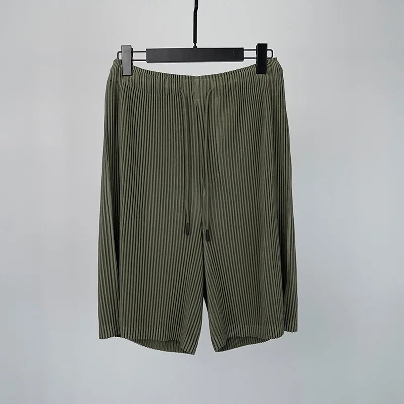 Miyake Pleated Casual Shorts 2025 Summer New Men's Shorts Wear Pleated Senior Sense Loose Large Size Casual Pants Men Clothing