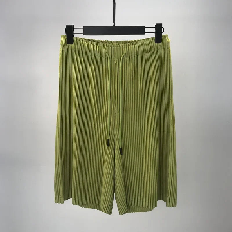 Miyake Pleated Casual Shorts 2025 Summer New Men's Shorts Wear Pleated Senior Sense Loose Large Size Casual Pants Men Clothing