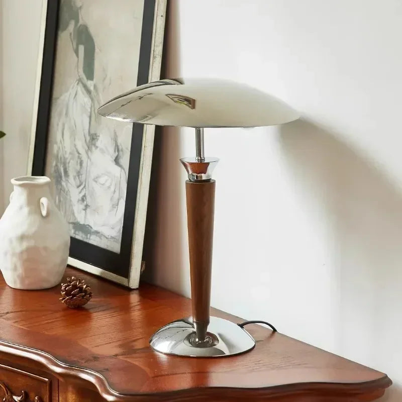 Vintage Desk Lamp Industrial Wooden Iron Body Nordic Bauhaus Design Table Light Office Study Room Bedside Bedroom Hotel E14
