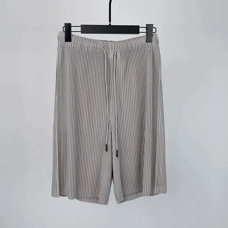 Miyake Pleated Casual Shorts 2025 Summer New Men's Shorts Wear Pleated Senior Sense Loose Large Size Casual Pants Men Clothing